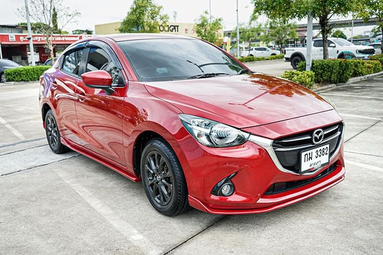 Mazda Mazda 2 2017 1.3 High Connect Sedan เบนซิน ไม่ติดแก๊ส เกียร์อัตโนมัติ แดง รูปที่ 2