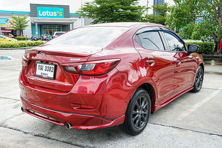 Mazda Mazda 2 2017 1.3 High Connect Sedan เบนซิน ไม่ติดแก๊ส เกียร์อัตโนมัติ แดง รูปที่ 3