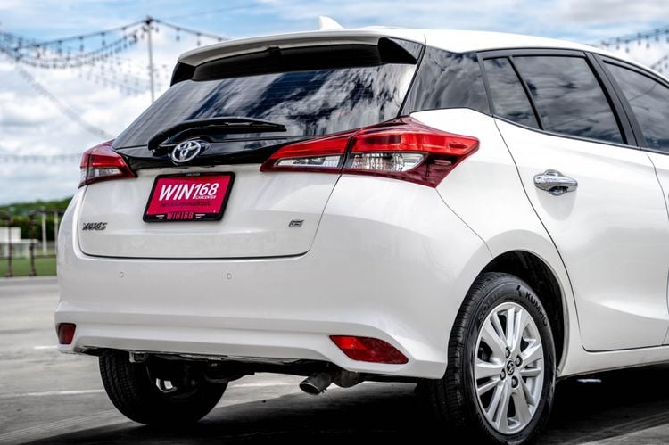 Toyota Yaris 2018 1.5 G Sedan เบนซิน ไม่ติดแก๊ส เกียร์อัตโนมัติ ขาว รูปที่ 3