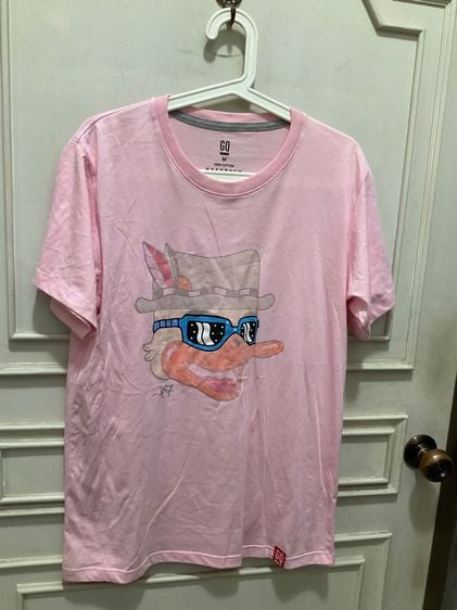 GQ เสื้อยืดคอกลม ไซด์ M แท้ สีชมพู อก 39 ยาว 28 นิ้ว 50 บาท