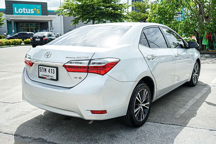 Toyota Altis 2017 1.8 E Sedan เบนซิน ไม่ติดแก๊ส เกียร์อัตโนมัติ เทา รูปที่ 3