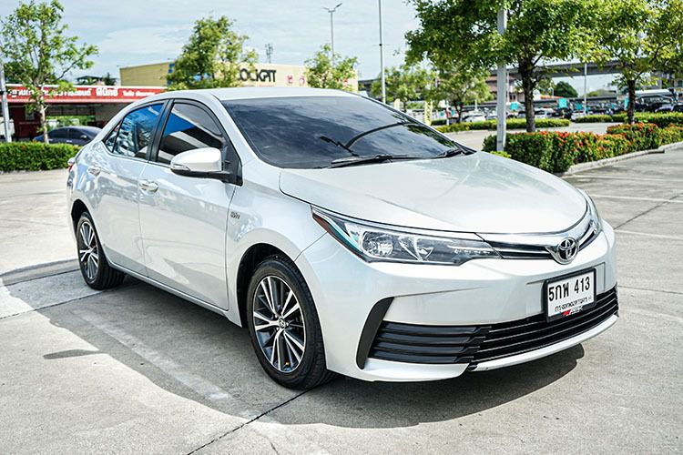 Toyota Altis 2017 1.8 E Sedan เบนซิน ไม่ติดแก๊ส เกียร์อัตโนมัติ เทา รูปที่ 2