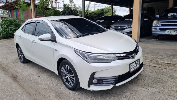 Toyota Altis 2018 1.8 V Sedan เบนซิน ไม่ติดแก๊ส เกียร์อัตโนมัติ ขาว