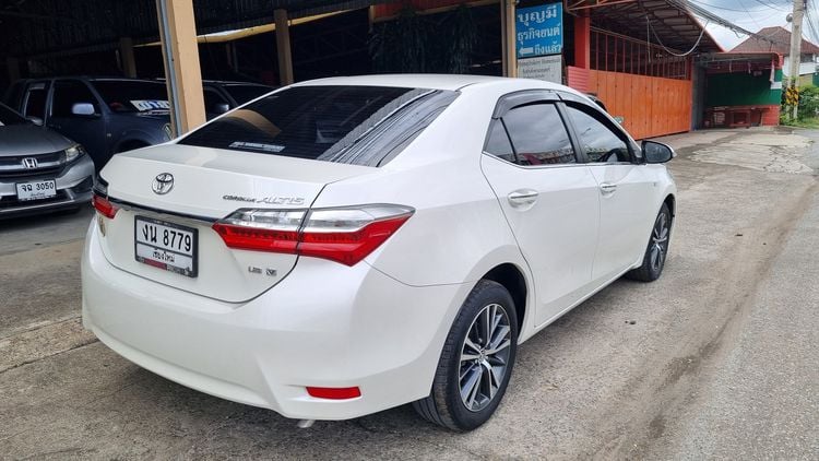 Toyota Altis 2018 1.8 V Sedan เบนซิน ไม่ติดแก๊ส เกียร์อัตโนมัติ ขาว รูปที่ 4