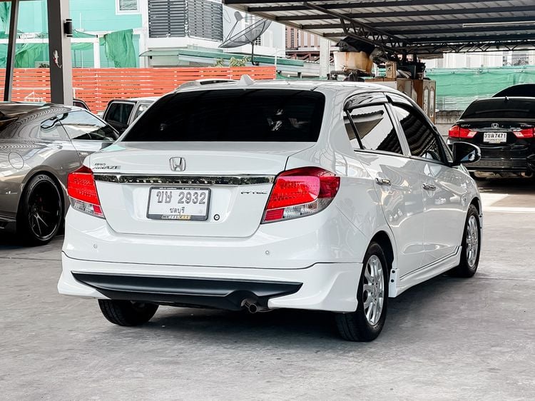 Honda Brio 2015 1.2 Amaze V Sedan เบนซิน ไม่ติดแก๊ส เกียร์อัตโนมัติ ขาว รูปที่ 3