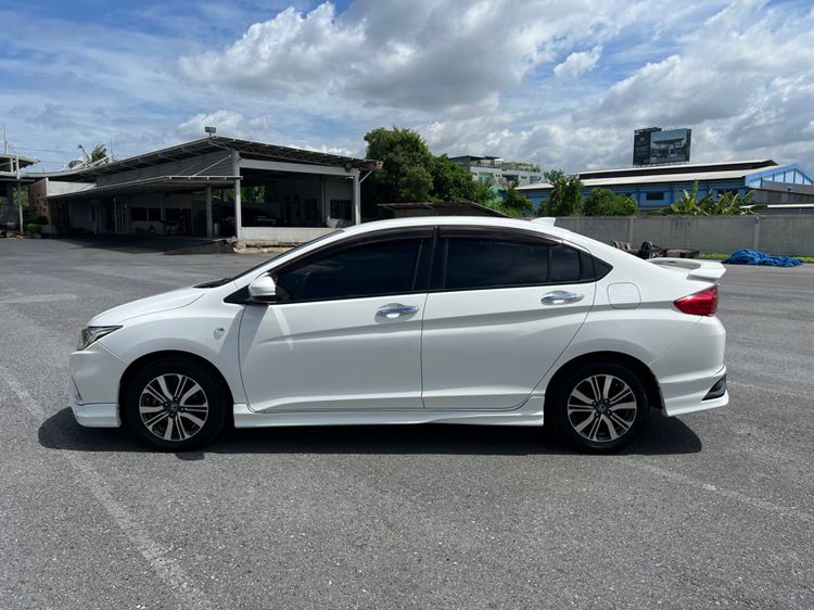 Honda City 2017 1.5 V Sedan เบนซิน ไม่ติดแก๊ส เกียร์อัตโนมัติ ขาว รูปที่ 4