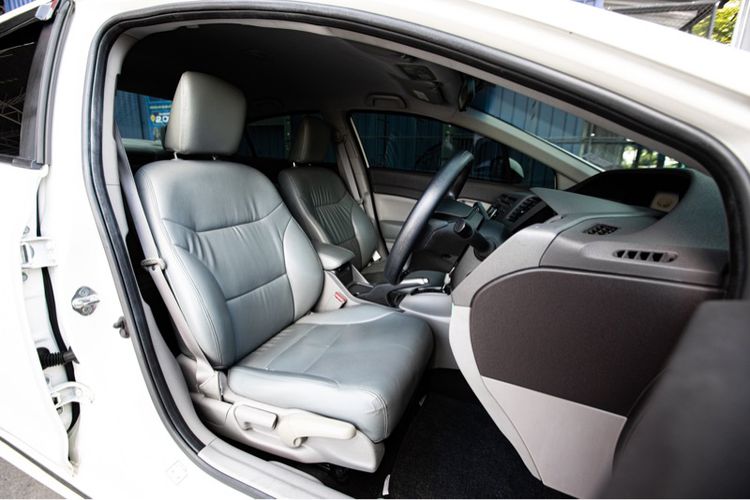 Honda Civic 2014 1.8 S i-VTEC Sedan เบนซิน ไม่ติดแก๊ส เกียร์อัตโนมัติ ขาว รูปที่ 4