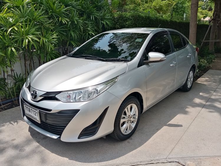 Toyota Yaris ATIV 2018 1.2 E Sedan เบนซิน ไม่ติดแก๊ส เกียร์อัตโนมัติ บรอนซ์เงิน รูปที่ 2