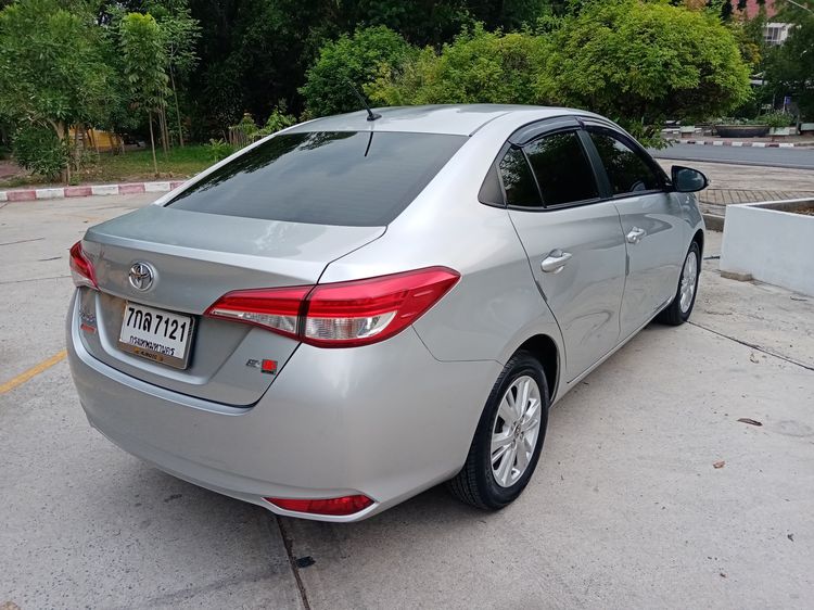 Toyota Yaris ATIV 2018 1.2 E Sedan เบนซิน ไม่ติดแก๊ส เกียร์อัตโนมัติ บรอนซ์เงิน รูปที่ 3