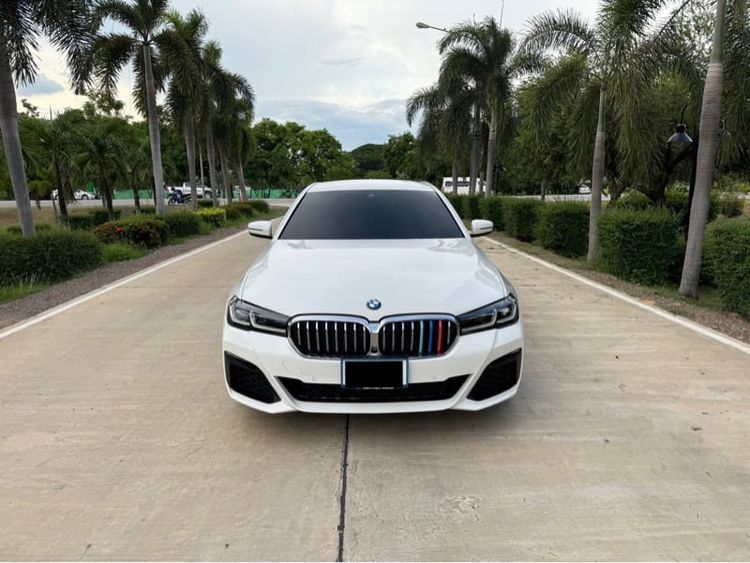 BMW Series 5 2023 520d Sedan ดีเซล ไม่ติดแก๊ส เกียร์อัตโนมัติ ขาว