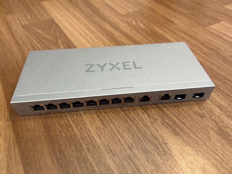 ZYXEL Switch XGS1010-12 สภาพ 99.9 เปอร์เซ็นต์