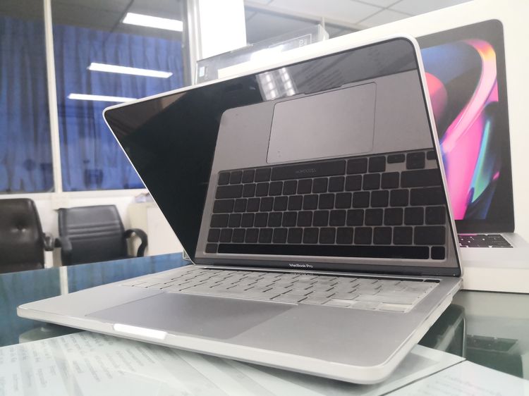 Apple Macbook Pro 13 Inch แมค โอเอส อื่นๆ ไม่ใช่ เจ้าของขอส่งต่อเอง​ Macbook​ Pro​ 13" ปี​ 2022​ อุปกรณ์​ครบกล่อง​ สภาพนางฟ้าราคาคุ้มค่าแน่นอน