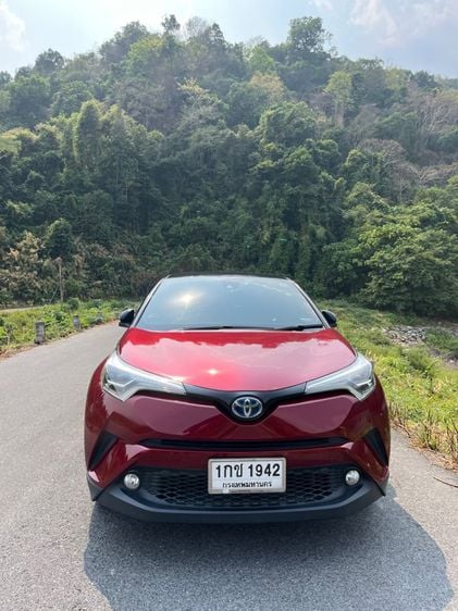 Toyota C-HR 2018 1.8 HV Hi Utility-car ไฮบริด ไม่ติดแก๊ส เกียร์อัตโนมัติ แดง