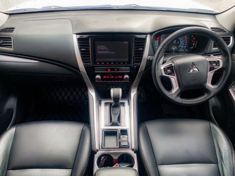 Mitsubishi Pajero 2019 2.5 VG Turbo Sedan ดีเซล เกียร์อัตโนมัติ ขาว รูปที่ 4