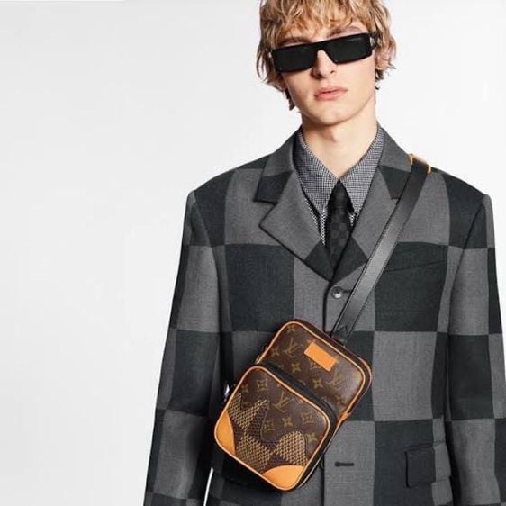 Louis Vuitton หนังแท้ ชาย น้ำตาล กระเป๋าสะพายLv x Nigo amazone sling bag dc20