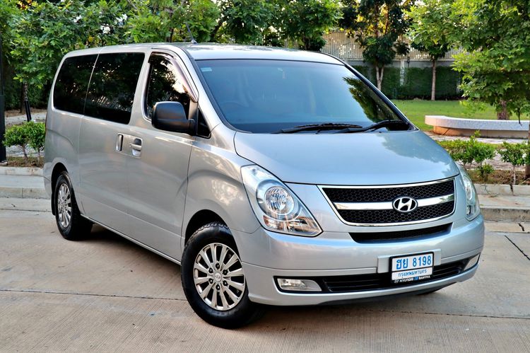 Hyundai H-1  2014 2.5 Maesto Touring Van ดีเซล ไม่ติดแก๊ส เกียร์ธรรมดา เทา รูปที่ 2