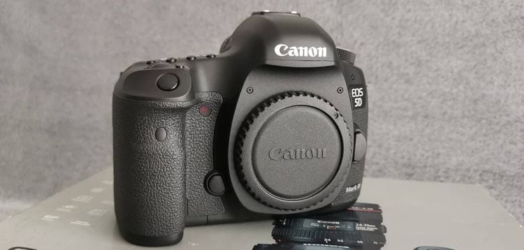 ขายกล้อง canon 5d III พร้อม กริ๊ปแท้สภาพของใหม่ไม่ได้ใช้ 