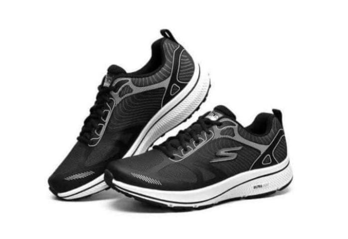 รองเท้าผ้าใบ ผ้า UK 9 | EU 43 1/3 | US 9.5 ดำ ขาย  Skechers Gorun ของใหม่ แท้  size 42.5 270cm กล่องครบ