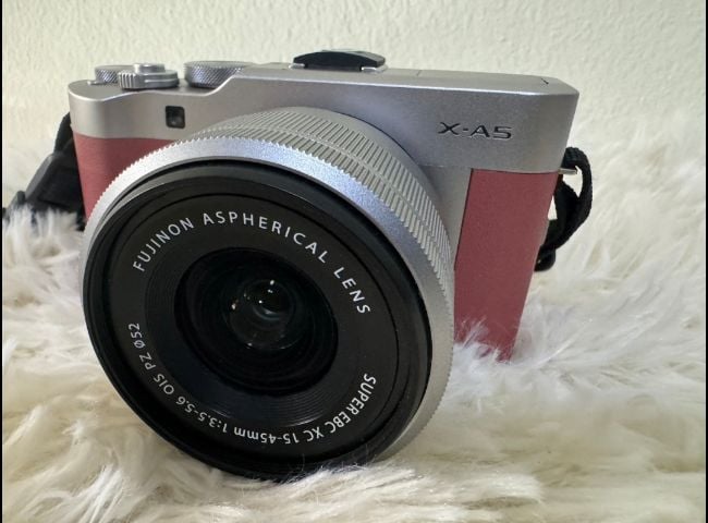 Fujifilm กล้องมิลเลอร์เลส กล้อง fuji XA5 พร้อมเลนส์ 2 ตัว น้องเล็กน่ารัก สภาพ 95
