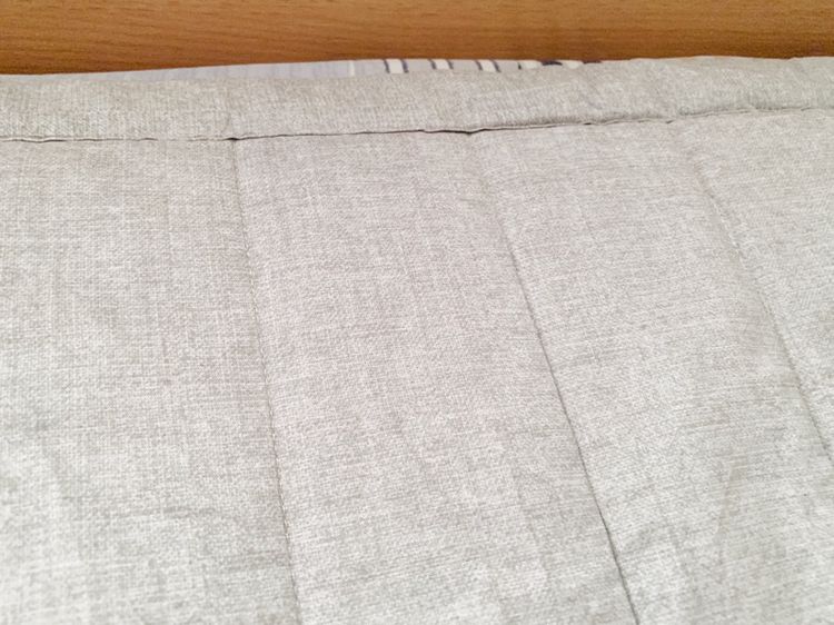 ผ้าปูรองนอน ขนาด 3.5ฟุต เอิร์ธโทนสีเทาเย็บลายลอนทั้งผืน (สภาพใหม่) มือสองขายตามสภาพ สินค้าญี่ปุ่น-เกาหลีแท้ รูปที่ 3
