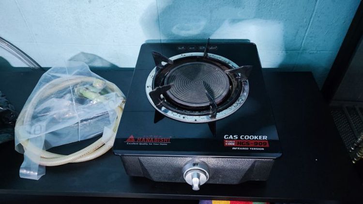 อุปกรณ์สำหรับจัดเก็บภายในครัว ขายเตาแก๊สพร้อมตัวปรับแรงดันสายยาง เตียงไม้ กระติกน้ำร้อน