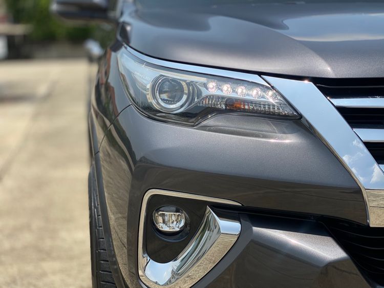 Toyota Fortuner 2018 2.4 V Utility-car ดีเซล ไม่ติดแก๊ส เกียร์อัตโนมัติ เทา รูปที่ 3