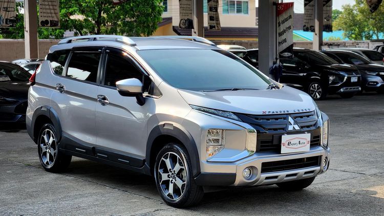 Mitsubishi Xpander 2023 1.5 Cross Utility-car เบนซิน ไม่ติดแก๊ส เกียร์อัตโนมัติ บรอนซ์เงิน รูปที่ 3
