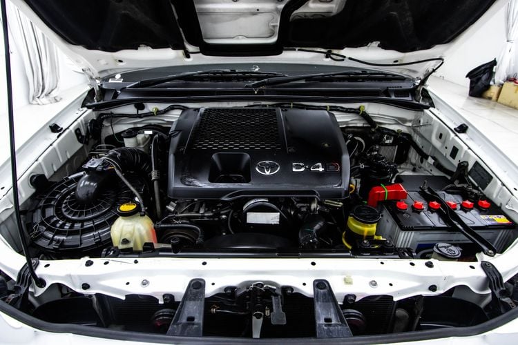 Toyota Fortuner 2013 2.5 G Utility-car ดีเซล เกียร์ธรรมดา ขาว รูปที่ 3