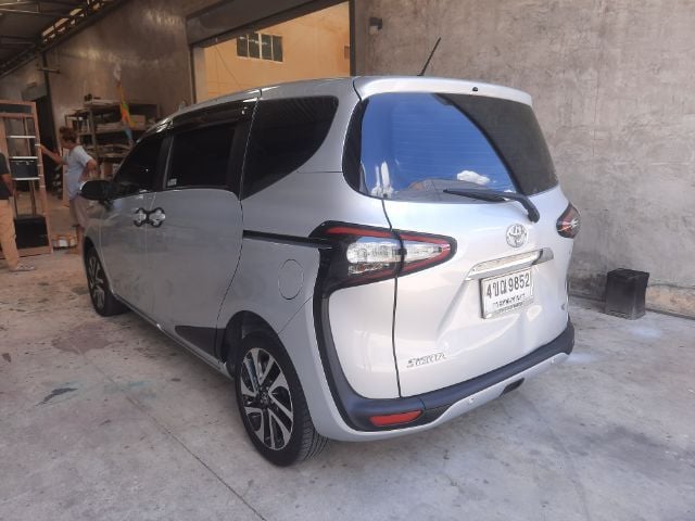 Toyota Sienta 2022 1.5 G Van เบนซิน เกียร์อัตโนมัติ เทา
