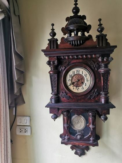 นาฬิกาโบราณกระสือตู้ปิด ไขลานของเยอรมัน