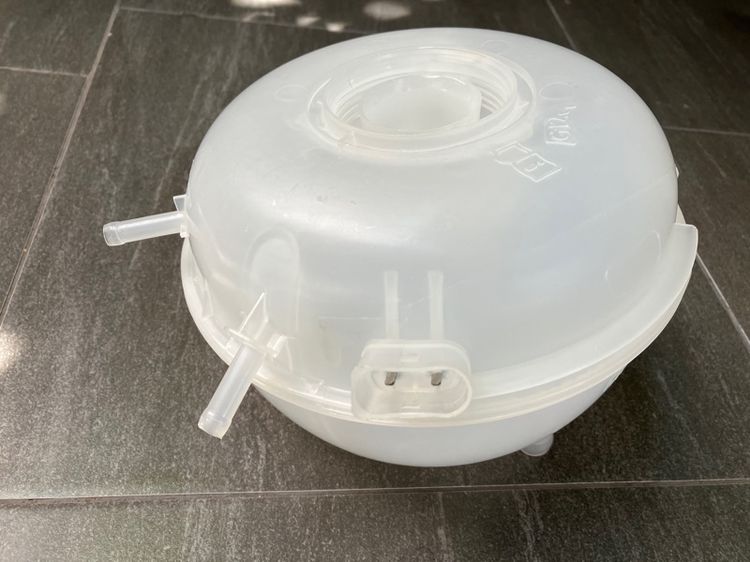 กระปุกพักน้ำ สไปรอน พวงมาลัย Volkswagenใส่ Volk Caravelle T5 , T5.1 , T5.2 รุ่นเครื่องยนต์ Diesel ดีเซล และ เบนซิน รูปที่ 2