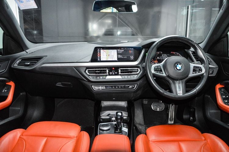 BMW Series 2 2022 220i Sedan เบนซิน ไม่ติดแก๊ส เกียร์อัตโนมัติ ขาว รูปที่ 3