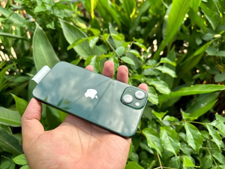 iPhone 13 128GB Alpine Green สวยมาก แอคแล้วแต่ยังไม่ได้ใช้งาน สุขภาพแบต 100 ขอรูปสอบถามเพิ่มเติมได้ครับ  รูปที่ 3