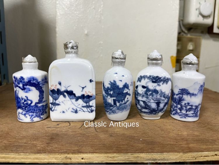 ขวดยานัตถุ์ ลายครามสะสม C1