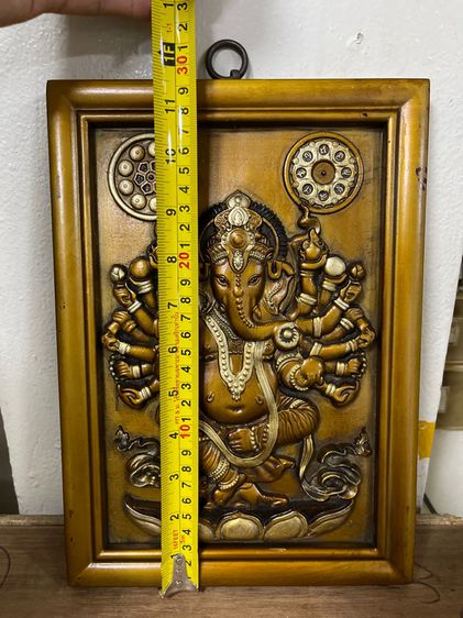 พระพิฆเนศ ทองเหลืองดุนสลักลาย พร้อมกรอบสะสมB5 รูปที่ 6