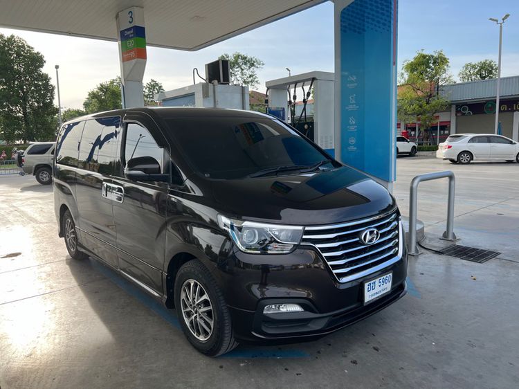 Hyundai H-1  2019 2.5 Deluxe Van ดีเซล ไม่ติดแก๊ส เกียร์อัตโนมัติ น้ำตาล รูปที่ 1