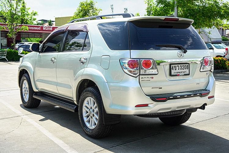 Toyota Fortuner 2014 2.5 V Utility-car เบนซิน ไม่ติดแก๊ส เกียร์อัตโนมัติ เทา รูปที่ 4