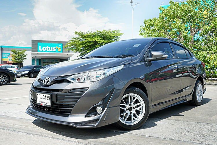 Toyota Yaris ATIV 2018 1.2 E Sedan เบนซิน ไม่ติดแก๊ส เกียร์อัตโนมัติ เทา
