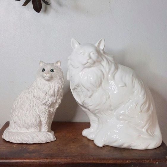 รูปปั้น น้องแมว พันธุ์ เปอร์เซีย สีขาว งานมาจากประเทศอิตาลีทั้งคู่ครับ งานสวยมากครับ🇮🇹