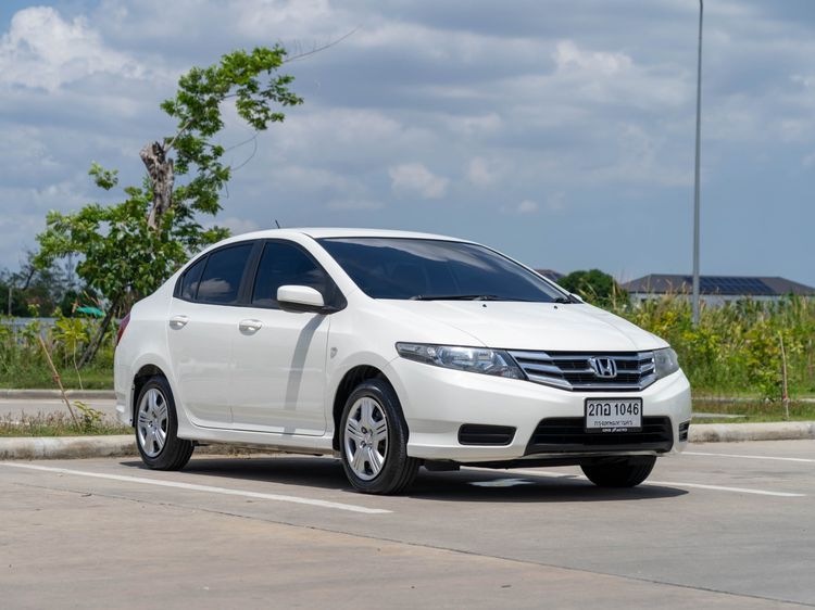 Honda City 2013 1.5 S Sedan เบนซิน ไม่ติดแก๊ส เกียร์อัตโนมัติ ขาว