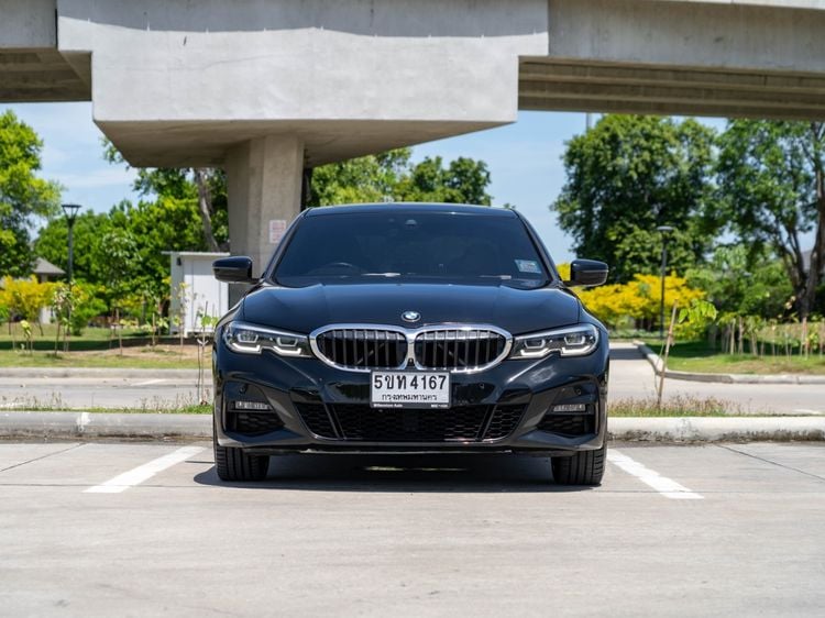 BMW Series 3 2020 330e Sedan เบนซิน ไม่ติดแก๊ส เกียร์อัตโนมัติ ดำ รูปที่ 2