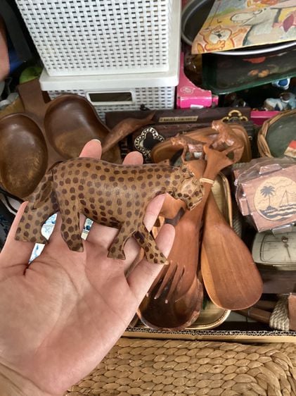 Hand Carved Wooden Leopard   รูปที่ 1