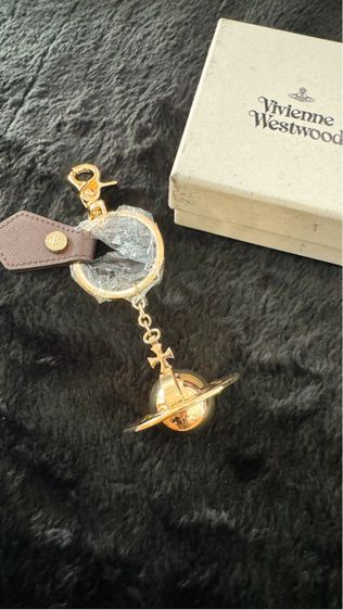 Vivienne Westwood 3D Orb Logo Key Ring พวงกุญแจวิเวียน ดาวเสาร์สีทอง ใหญ่ รูปที่ 5