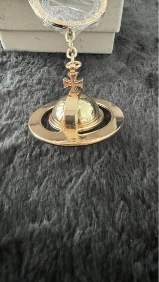 Vivienne Westwood 3D Orb Logo Key Ring พวงกุญแจวิเวียน ดาวเสาร์สีทอง ใหญ่ รูปที่ 2