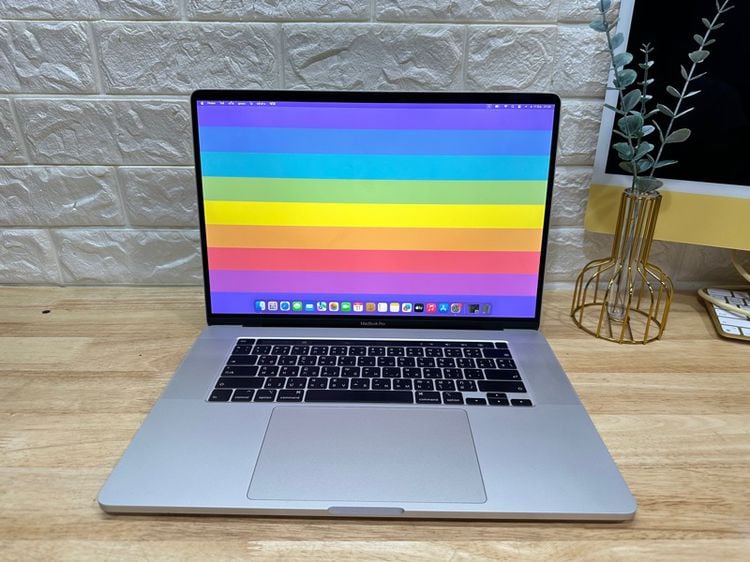 MacBook Pro (16-inch, 2019,Four Thunderbolt 3 ports) 6-Core Intel Core i7 Ram16GB SSD512GB Silver รูปที่ 1
