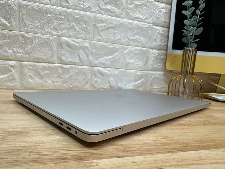 MacBook Pro (16-inch, 2019,Four Thunderbolt 3 ports) 6-Core Intel Core i7 Ram16GB SSD512GB Silver รูปที่ 11