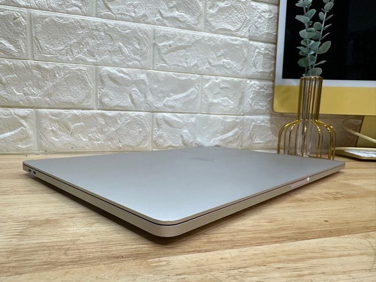 MacBook Pro (16-inch, 2019,Four Thunderbolt 3 ports) 6-Core Intel Core i7 Ram16GB SSD512GB Silver รูปที่ 9