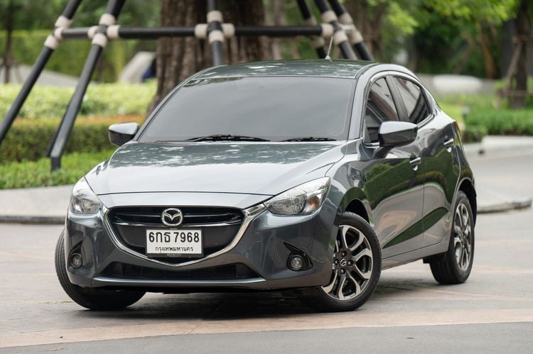 Mazda Mazda 2 2016 1.5 XD High Plus Sedan ดีเซล ไม่ติดแก๊ส เกียร์อัตโนมัติ เทา