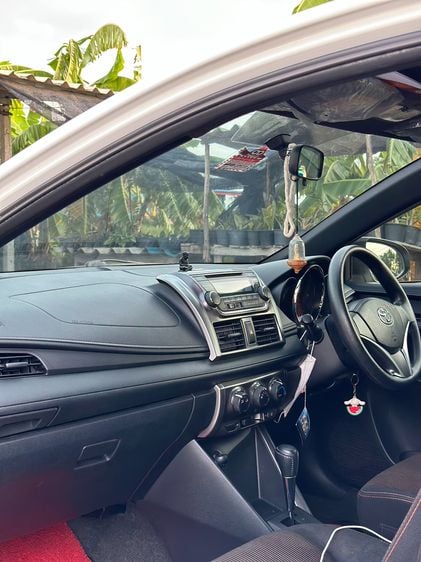 Toyota Yaris 2016 1.2 J Eco Sedan เบนซิน ไม่ติดแก๊ส เกียร์อัตโนมัติ ขาว รูปที่ 3