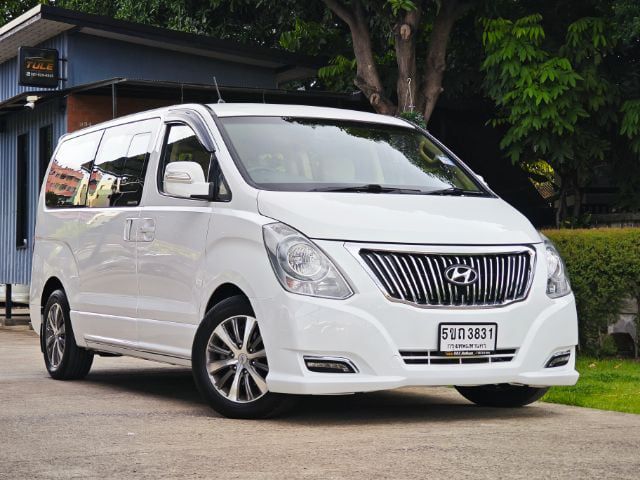 Hyundai Grand Starex 2012 2.5 VIP Van ดีเซล ไม่ติดแก๊ส เกียร์อัตโนมัติ ขาว